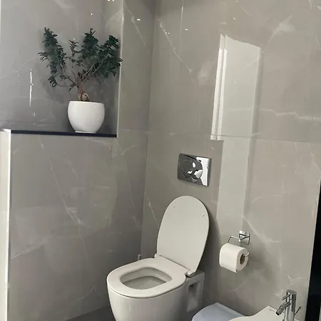 Edion Center Lägenhet *